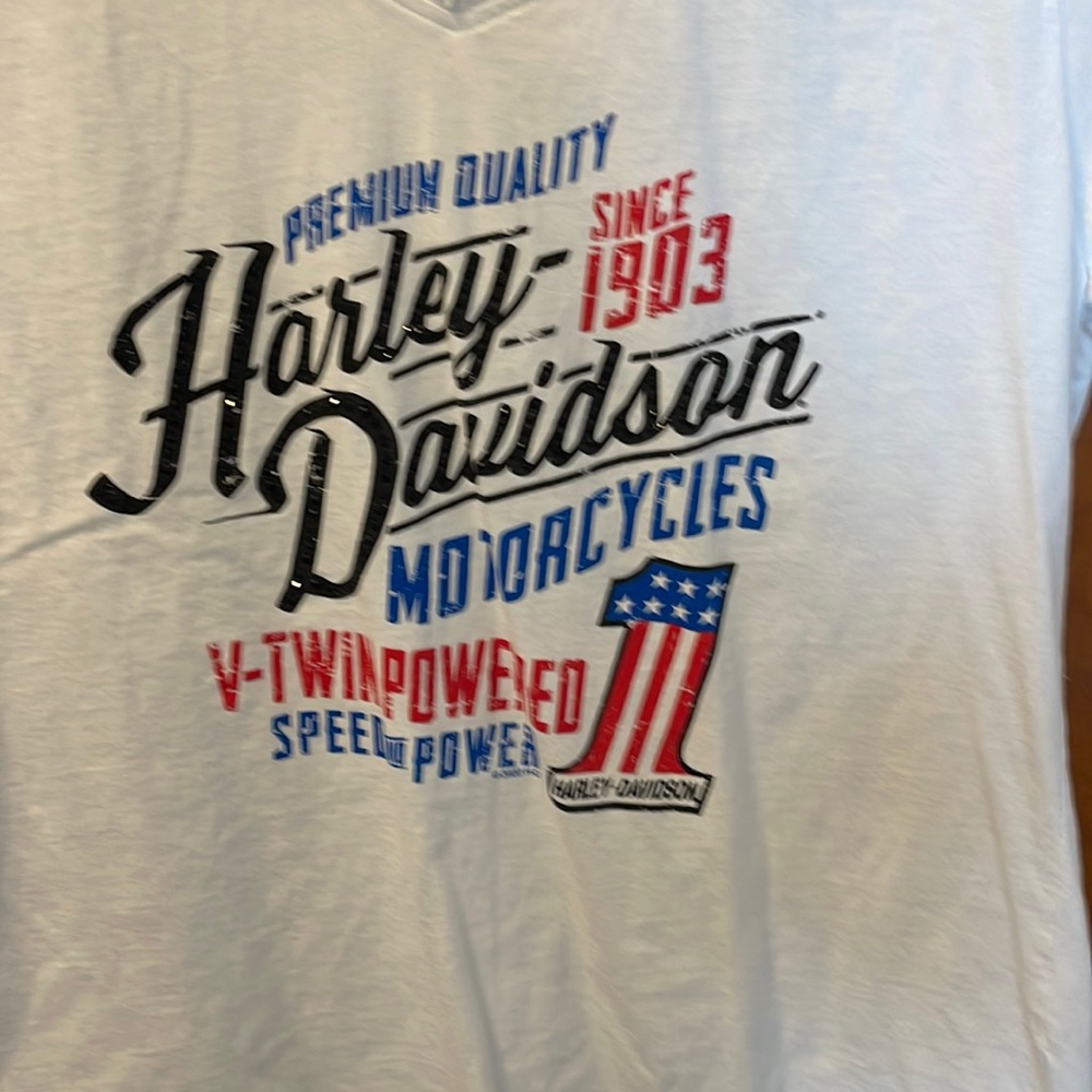 Harley Davidson women’s v neck T-shirt size xl white with emblem and gems